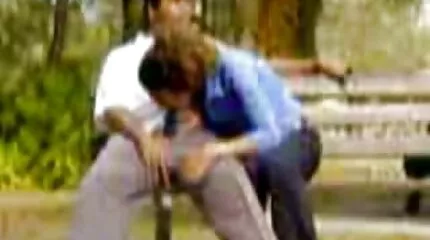 Em gái cho anh trai quay len massage nhat ban vào mông.