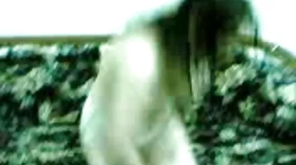 Cô gái phim sex vietsub nhat ban tóc vàng hút và chịch vào mông với một người đàn ông da đen.