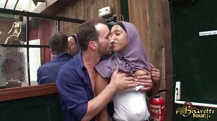 Tóc vàng sex nhật cực hay với hai bím tóc được cao từ một tinh ranh lớn trong ass.