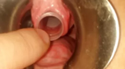 Cô gái tóc vàng mũm mĩm với bím tóc cưỡi một cái rắm trên phim sex bao luc nhat ban một con cặc.