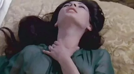 Đầy tinh trùng trong một cái mông chật của một con đĩ sau khi vui vẻ qua đường hậu môn phim sex tập thể nhật bản và cho một phát.