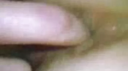 Cô gái tóc phim set nhât ban vàng trẻ tuổi người Nga mặc quần tất cho vào mông.