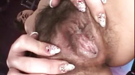 Nika, 44 tuổi, phim sẽ nhật bú cu và bị chịch vào mông trên trường quay của một bộ phim khiêu dâm.