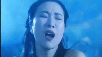 Phát triển hậu môn và âm hộ bằng ngón tay và đẩy một con cặc cứng phim sex nhật bản người già vào đít.
