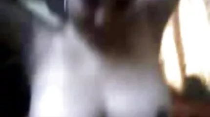 Con đĩ với cặp mông đầy đặn thích làm hài lòng đàn ông da đen. se x nhat ban